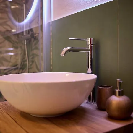 Benaco Hause 3 アパート