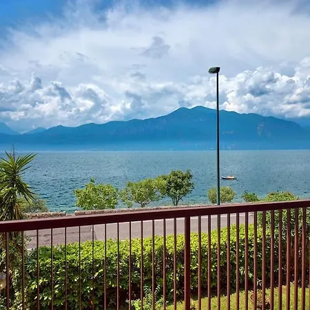 Benaco Hause 3 アパート ブレンゾーネ