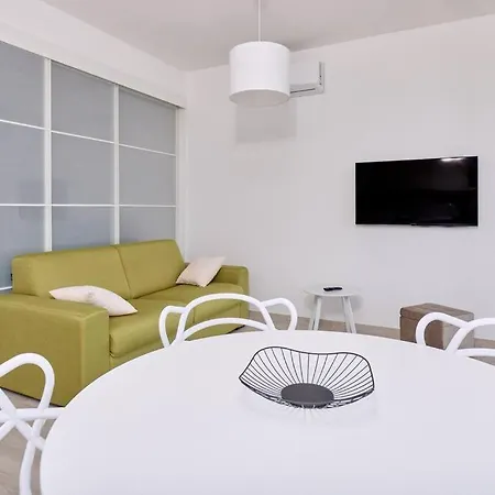 Benaco Hause 3 Apartment