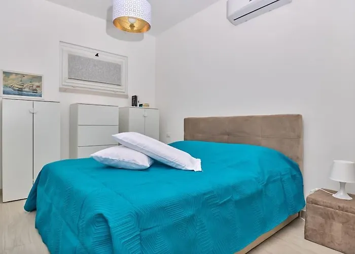 Benaco Hause 3 *